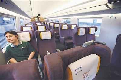沪宁高铁部分车厢仅1名乘客 因票价过高(图)