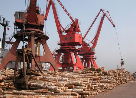 天津港原木货类成倍增长