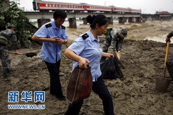 洪水冲垮宝成线一铁路桥　无人员伤亡