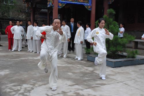 亳州举行华佗诞辰1883周年祭祀大典(组图)