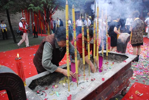 亳州举行华佗诞辰1883周年祭祀大典(组图)