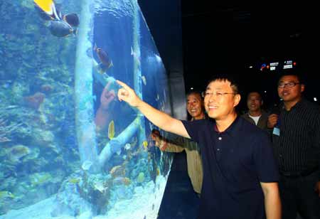 中国最大规模极地海洋动物馆开馆