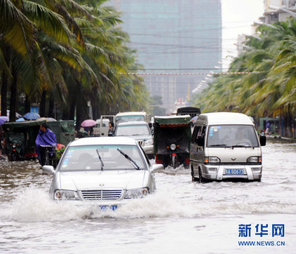 海口：持续降雨造成严重内涝(图)