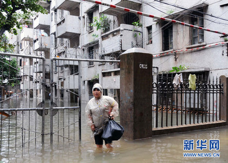 海口：持续降雨造成严重内涝(图)