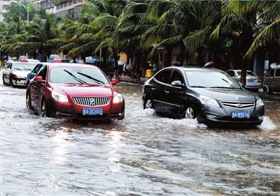 海南暴雨致300村庄被淹 70%水库存隐患