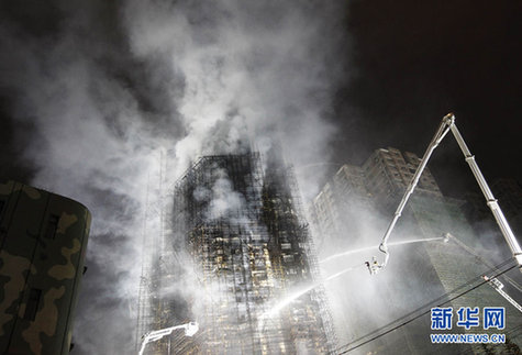 上海高楼大火基本扑灭 事故调查组成立