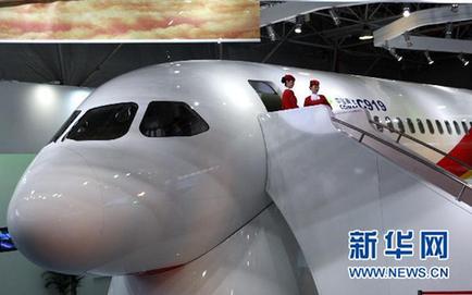 中国国产C919大型客机获得100架启动订单