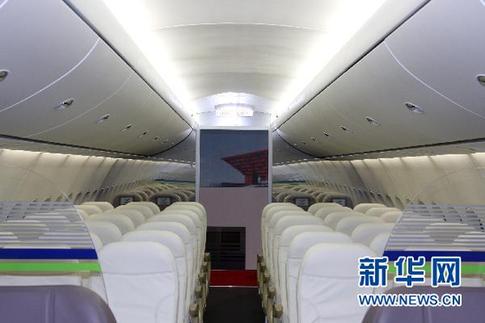中国国产C919大型客机获得100架启动订单