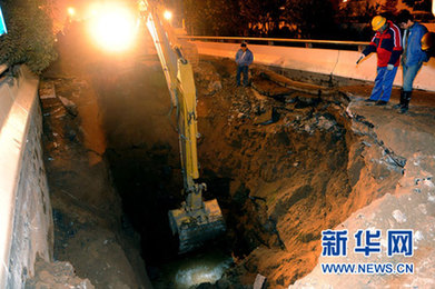 郑州水厂主管道发生爆裂 西南部停水80万人受影响