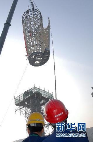 北京奥运火炬塔主体钢骨架开始安装