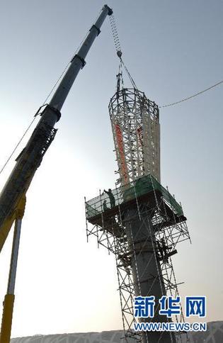 北京奥运火炬塔主体钢骨架开始安装
