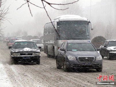 长春市遭大到暴雪袭击（组图）