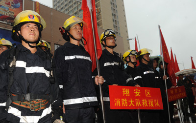 翔安在汇景购物广场开展大型应急救援综合演习