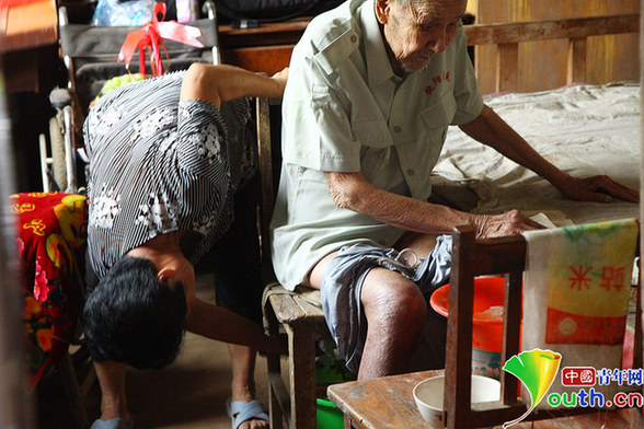 田桂荣：给抗日老兵超越血缘的人间大爱