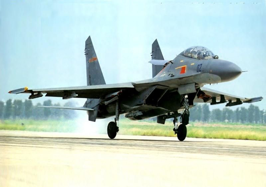 高清组图：中国空军苏-27UBK型战斗教练机