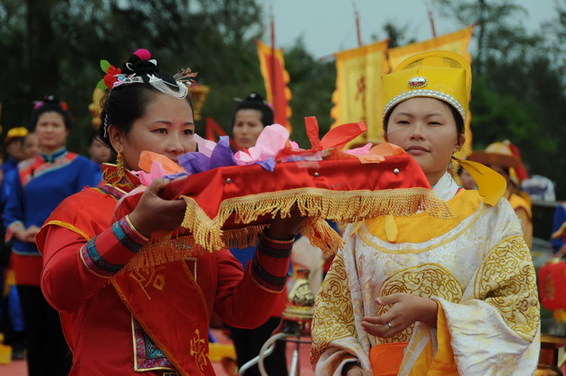 福建莆田：海峡两岸万人海上祭妈祖