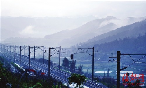 最美高铁隐在青山绿水间 向莆铁路穿越七大名胜景区