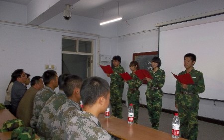 河南师大对军训新生开展九一八国防教育