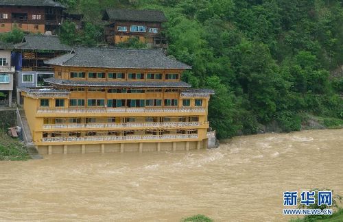 贵州多地遭遇风雹暴雨袭击