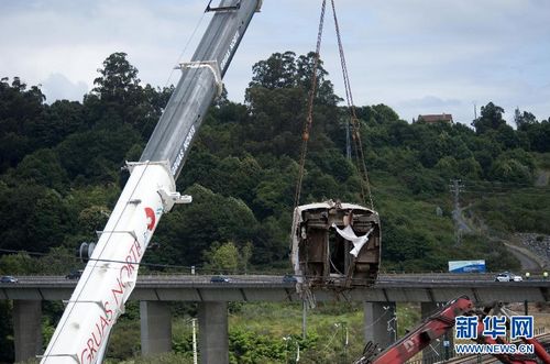 西班牙火车脱轨事故已80人死亡