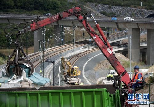 西班牙火车脱轨事故已80人死亡