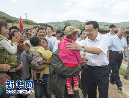 李克强：时刻把高寒地震灾区群众安危冷暖挂心头