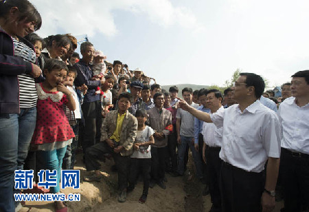 李克强：时刻把高寒地震灾区群众安危冷暖挂心头