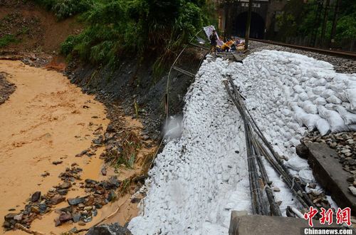 广东暴雨灾情实录