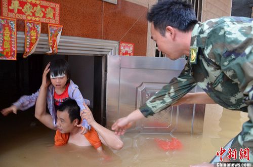 广东暴雨灾情实录