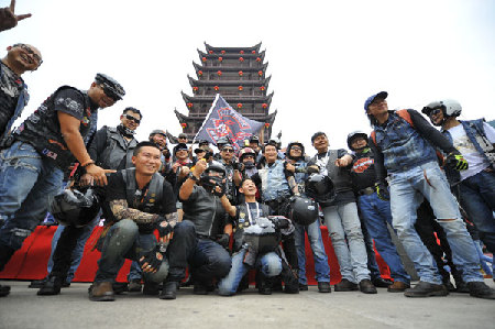 Roar and thrill of Harley music motorcycle riders in Zhangjiajie, C China’s Hunan Province