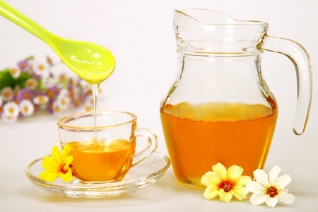 食疗养生：蜂蜜润肺 啥时候喝最好？