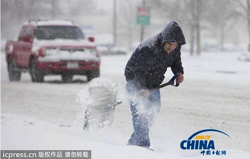 美国丹佛遭遇大雪袭击