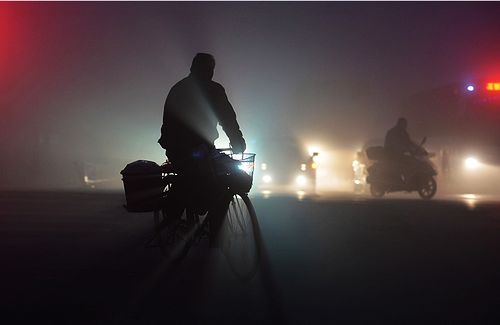 全国多地遭遇雾霾天气