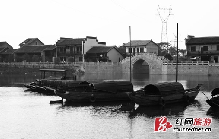 阅山阅水追风景 带孩子沿着新高速过寒假