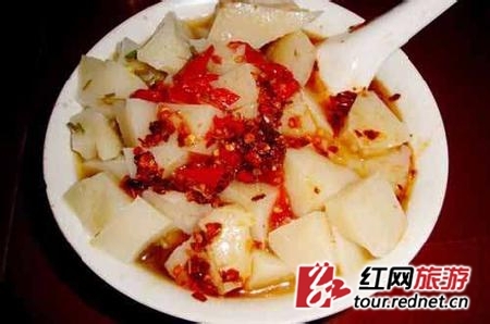 舌尖上的湖南春之味：吊脚楼里品湘西美味