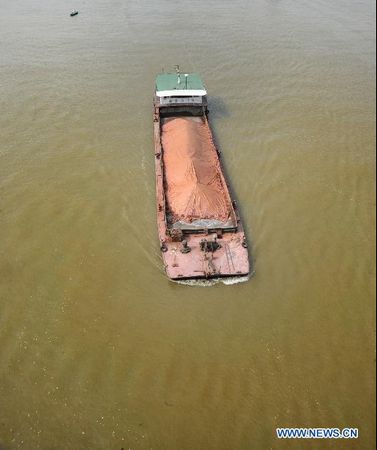 Shipping recovers on Xiangjiang River as water level rises