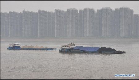 Shipping recovers on Xiangjiang River as water level rises