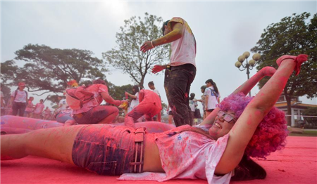 Spotlights of color run in Changsha