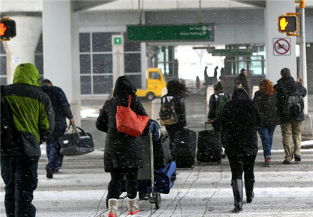 美国东北部迎来暴风雪