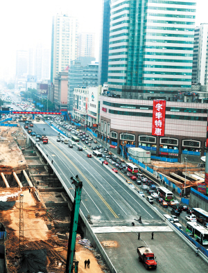 Wuyi Square traffic viaduct opens