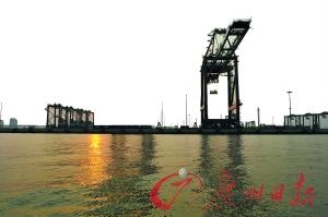 广东黄埔海关10月进出口总值创新高 逾140亿美元
