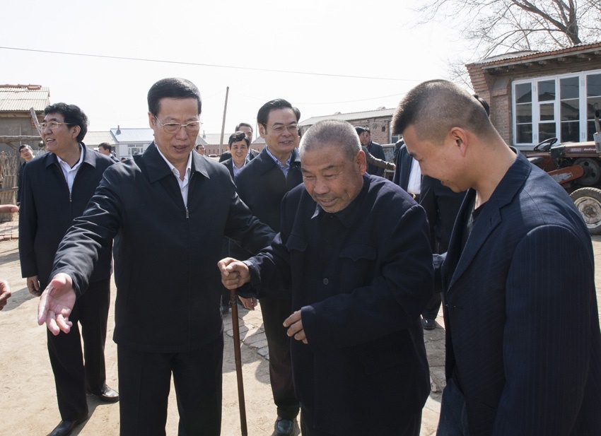 组图：习近平等到第二批党的群众路线教育实践活动联系点调研指导工作