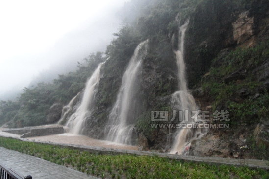 北川老县城地震遗址遭50年来最强洪水