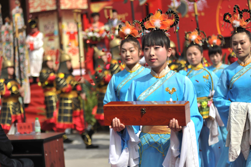 2011泰山东岳庙会在山东泰安举行