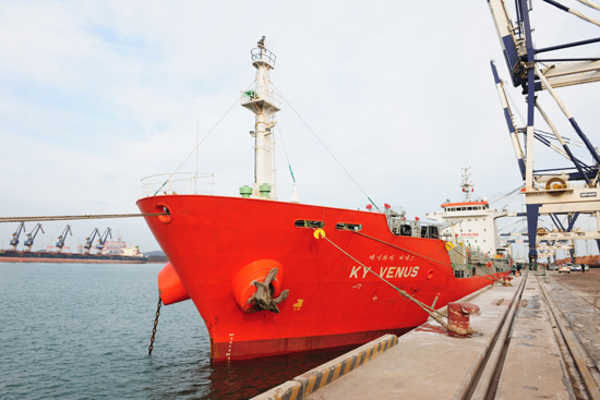 一辽宁籍渔船与韩国籍货轮在渤海海峡碰撞后沉没7人失踪