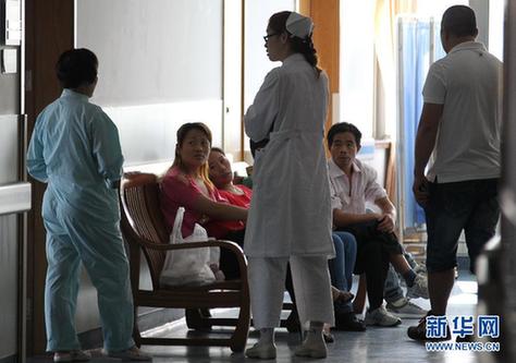 上海医务人员全力救治冷库液氨泄漏事故受伤人员