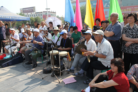 大荔县同州广场庆七一群众演出精彩纷呈