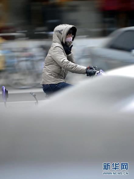 北方大部迎大风降温雨雪天气