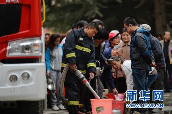 超标前水质如何 油污从何而来　饮水如何保安全——解读兰州自来水苯超标事件三大焦点