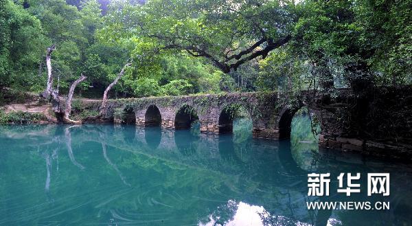 夏日高原“绿宝石”